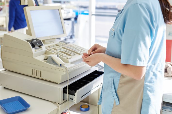 コンビニにバイトとして入ってきた