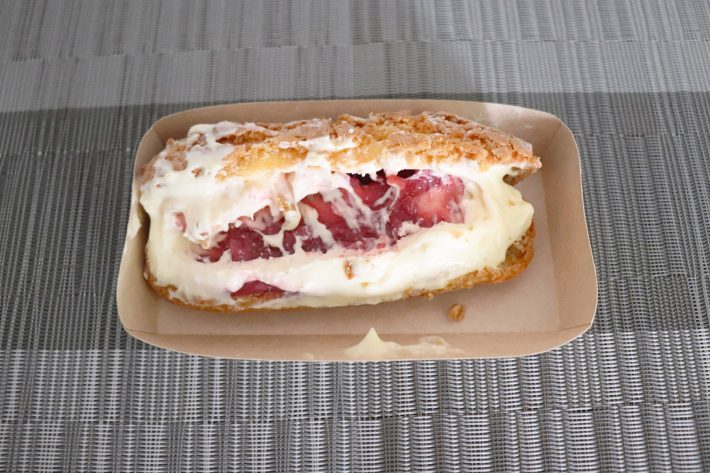 ピエール・エルメ シグネチャー エクレア ストロベリー