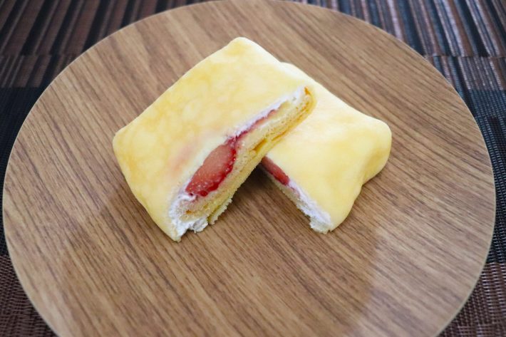 いちごのもちもちクレープ
