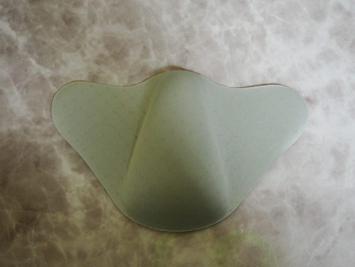 立体構造で呼吸のしやすさをサポート