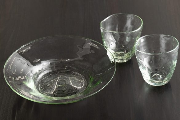 沖縄で見つけた夏に映えるガラスの器