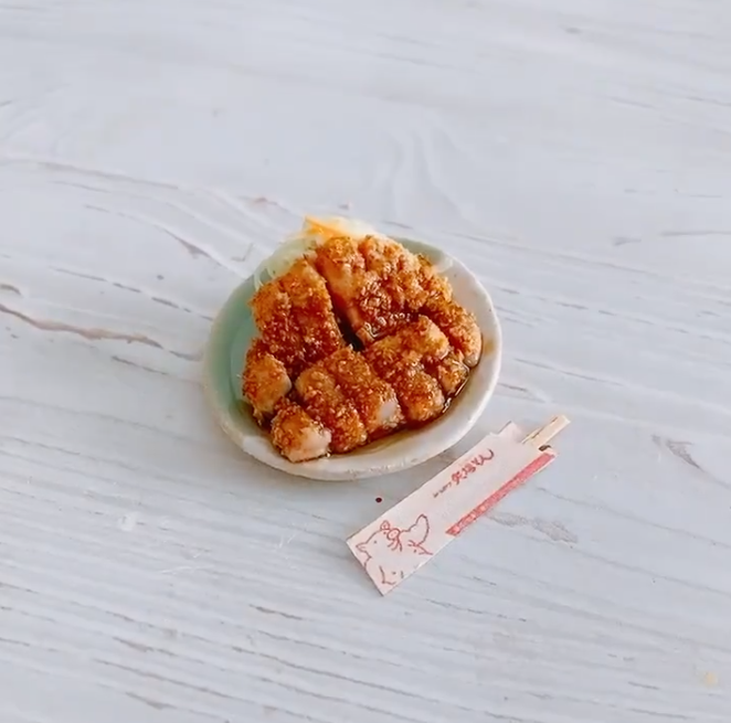 サクッとジューシー「とんかつ」のミニチュア