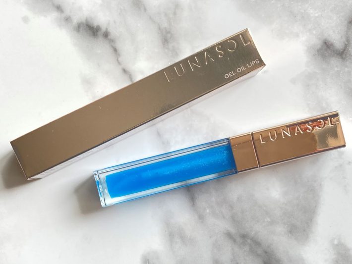 青のグロスをイエベの筆者が使ってみた