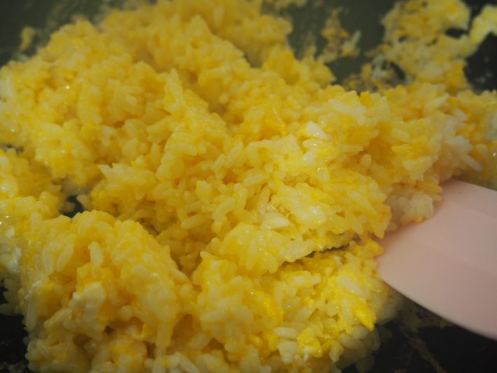 シンプルな卵チャーハン