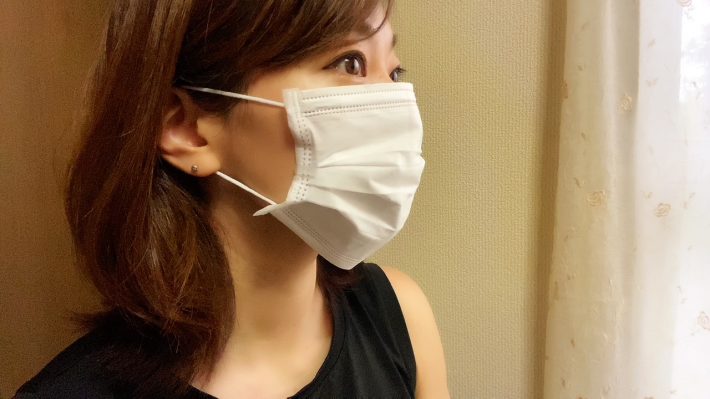 両サイドのフックはじっくりと見なければわからない