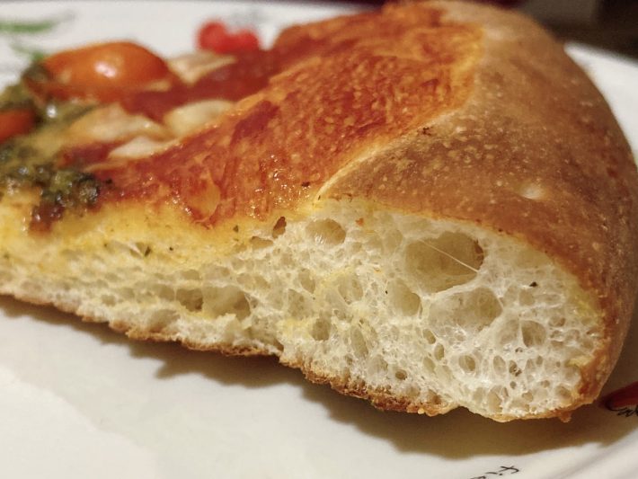 全体的にほどよい厚みのあるパン生地タイプ