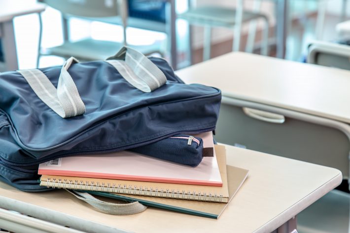 自画撮り被害に遭い、学校に怒られた