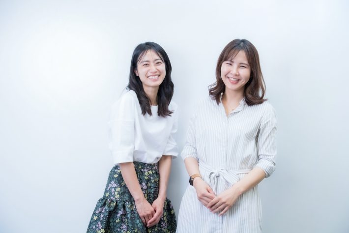 牧野紗弥さん（左）と筆者（右）