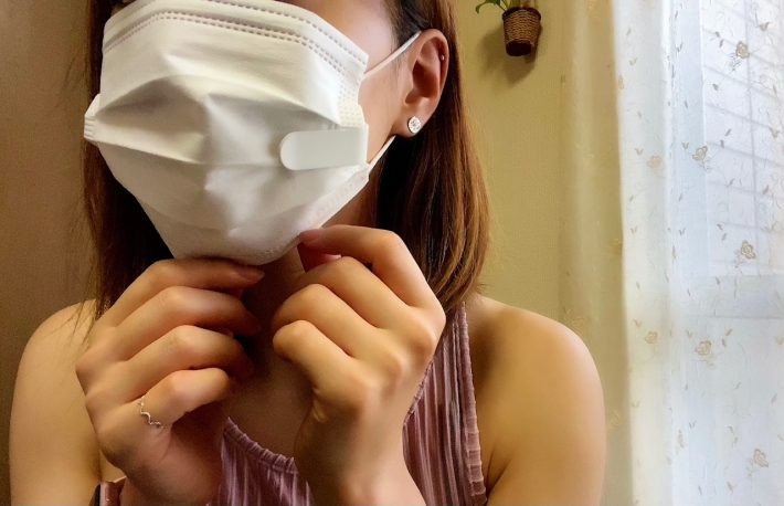 使用中、頬にペッタリと触れ続ける