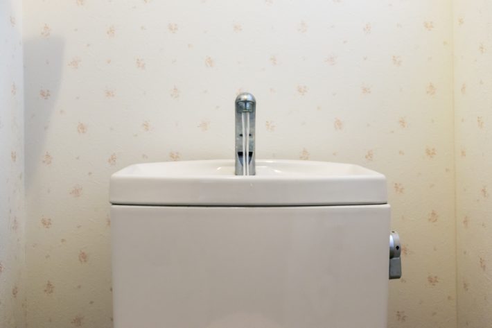 トイレが詰まった時にやりがちなNG行為