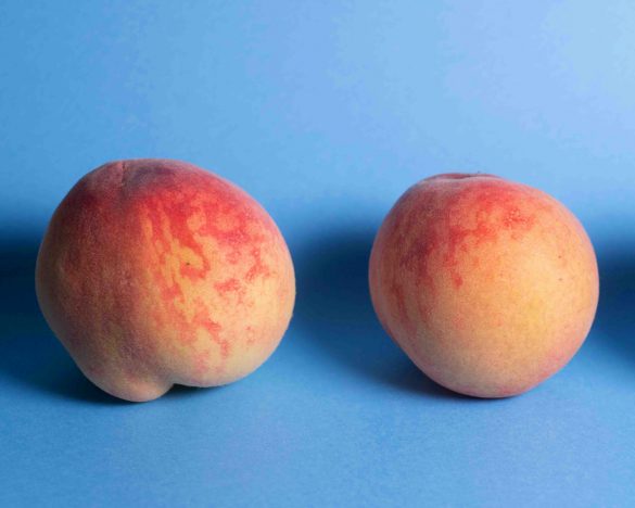 形が比較的整っていて、果皮の産毛のような毛がまんべんなくついているものを選ぼう