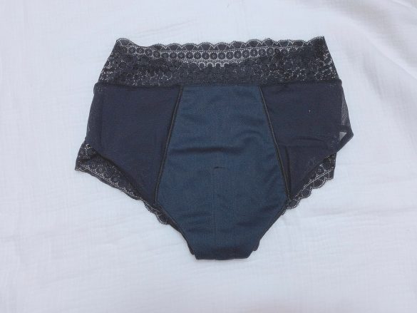 バービーの吸水ショーツ