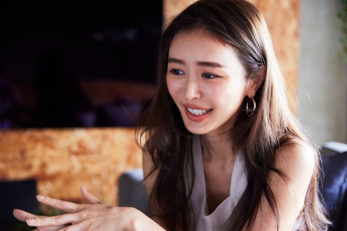 加治ひとみさん