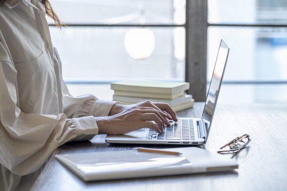 ノートパソコンを開くとあの時の失態が蘇ってくる