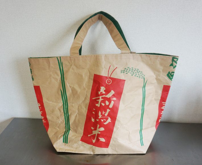 どーんと「新潟米」の文字が