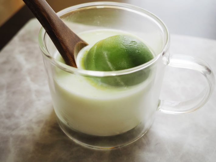 おいしそうな抹茶ミルク