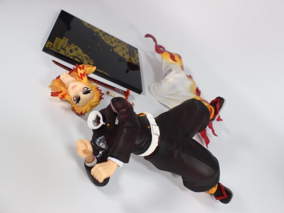 フィギュアを分解してどう塗るか構想中の写真。