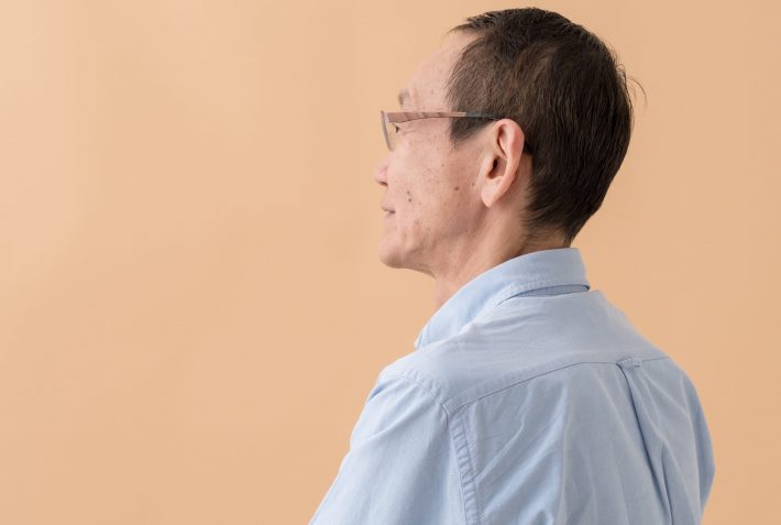 隣室に住む初老の独身男性