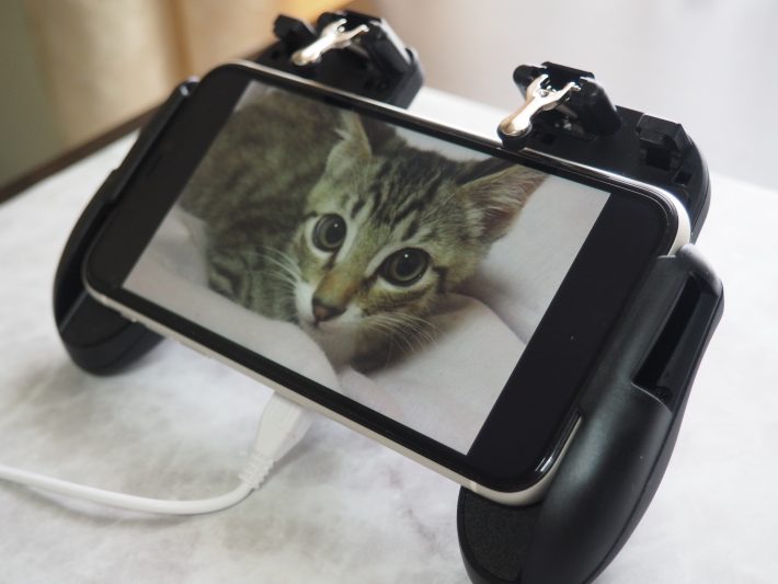 ダイソーのスマホ冷却ファンが便利！スマホが熱くならない