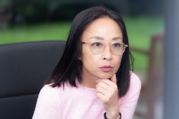 スキニーパンツはジャストサイズで