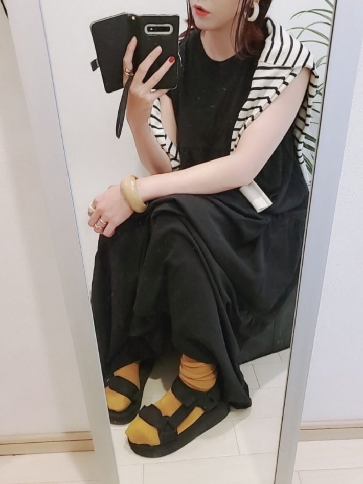 靴下×サンダルコーデ