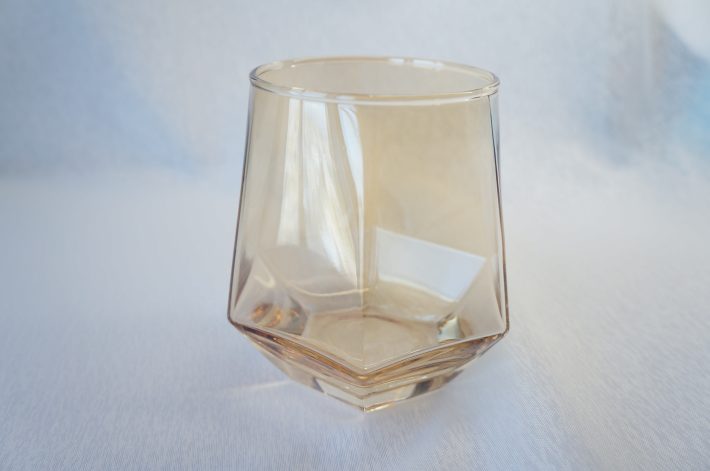 ダイソー「オーロラグラス（六角）」／クリア220円、ブラウン・ブラック110円　※写真はブラウン