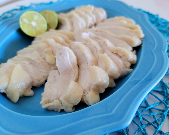 しっとり食感に感動する「昆布酒チキン」