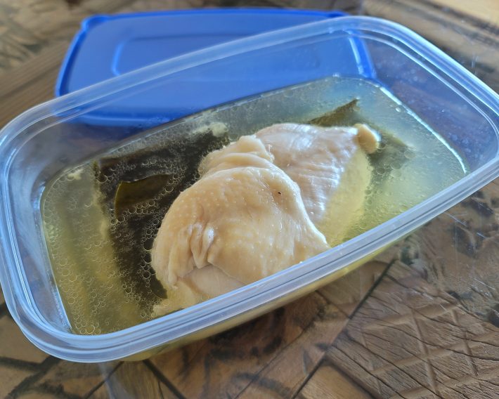 作り置き肉食材として万能。煮汁も捨てずに使いたい