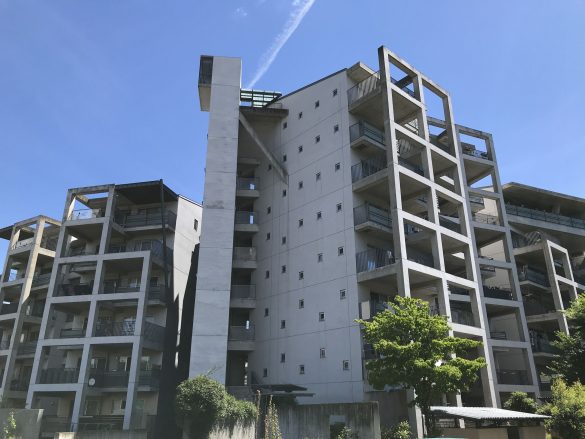 今井ニュータウン⑯（こんな近未来的な建物もある）