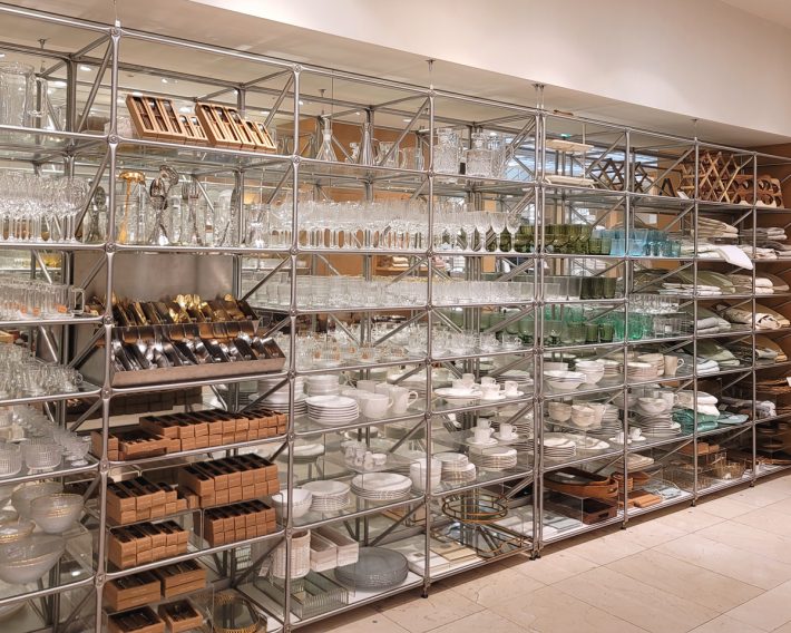 ZARA HOME青山店のキッチン・ダイニング用品コーナー