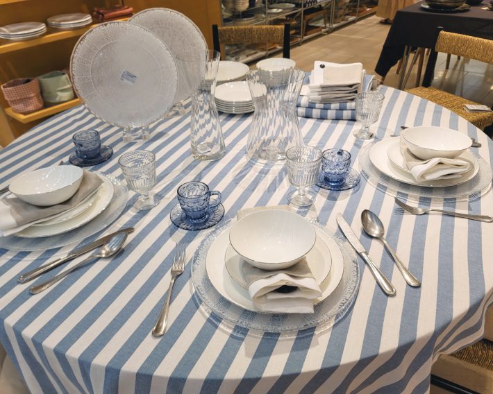 店内では惚れ惚れするようなテーブルコーディネートが楽しめる。果たして実践できるか!?