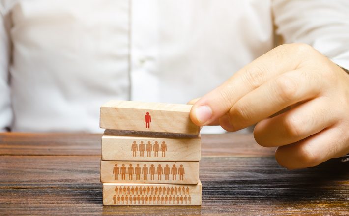 ビジネス　管理職　縦社会