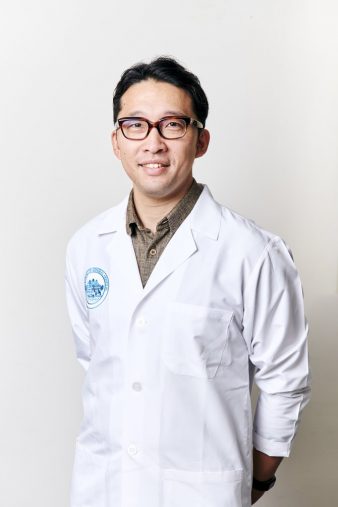 医師・加藤容崇氏