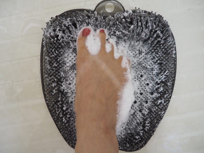 さまざまな角度からゴシゴシ。