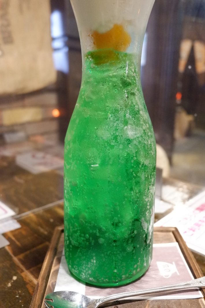 珈琲屋OB・保木間店の特大クリームソーダ×パフェ