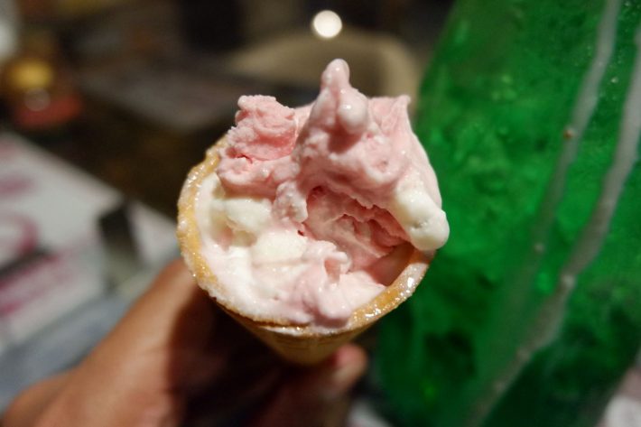 珈琲屋OB・保木間店の特大クリームソーダ×パフェ