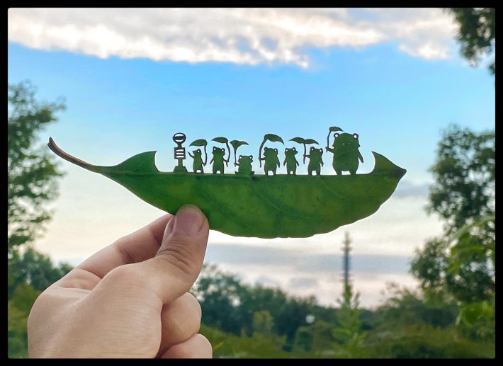 「バス、まだかな…？」