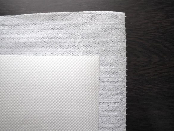 「洗えるキッチンタオル」は薄めでフラット。