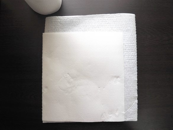 普段使ってるキッチンペーパーのほうがやや厚い