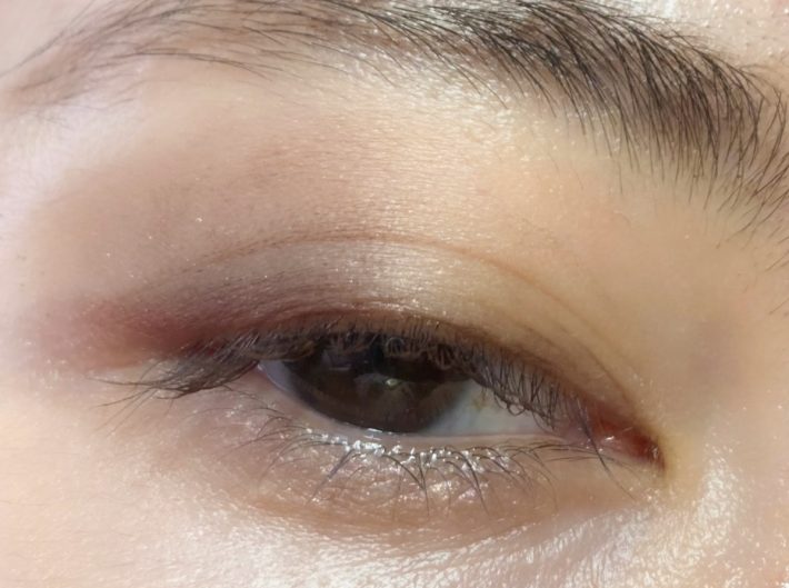 赤はアイラインとしてポイント使いする