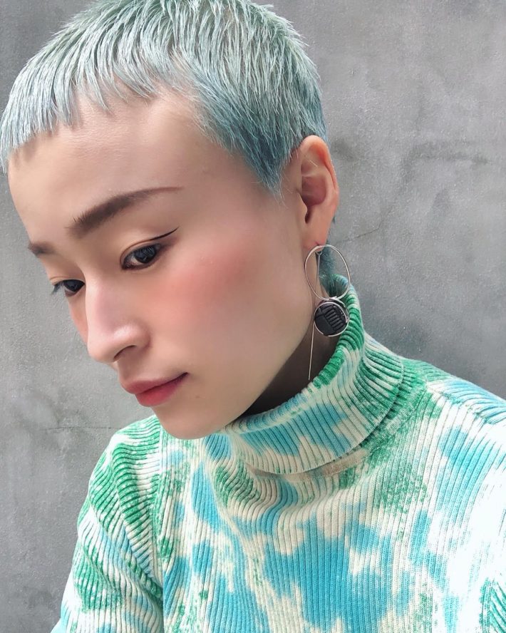 倉田さん。坊主といっても長さやデザインは様々。