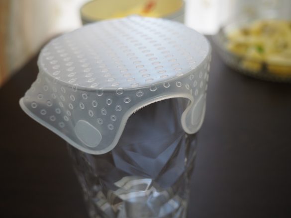 コップにピッタリくっつくシリコンラップ