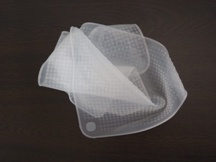 使用後は中性洗剤を溶かして洗います。