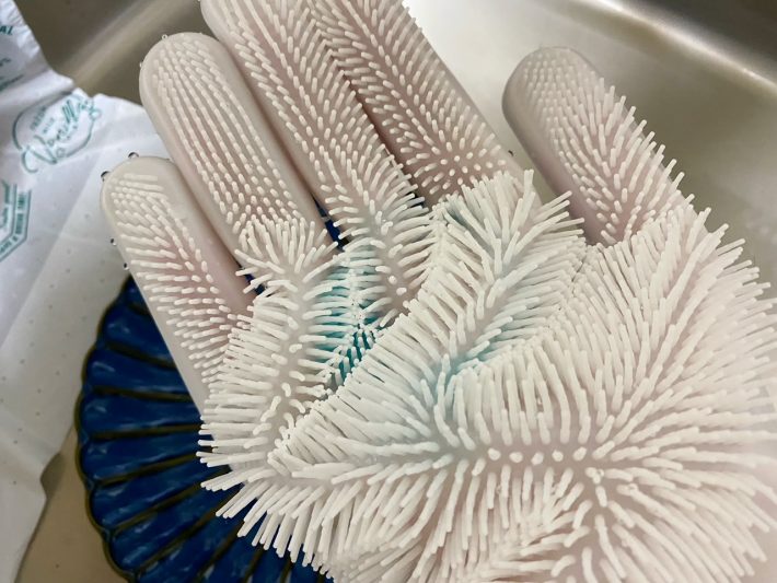 洗剤を垂らします。