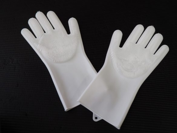 「シリコンブラシ手袋」（税込550円）広げた図