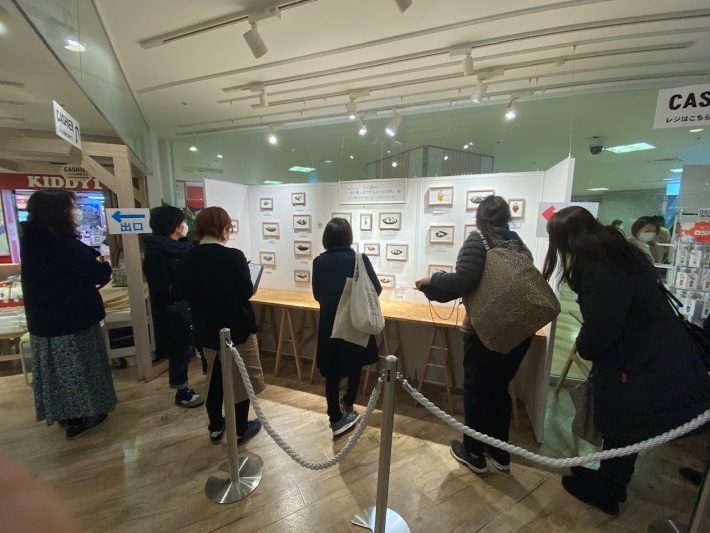 「リト＠葉っぱ切り絵作品展」の様子1