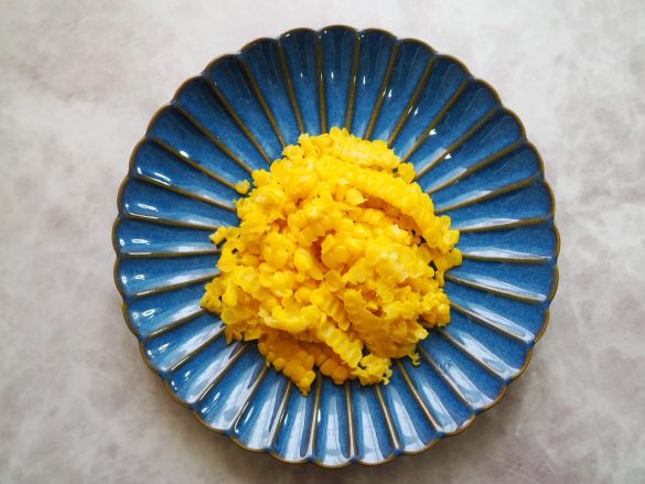 コーンピーラーで削ったとうもろこし。