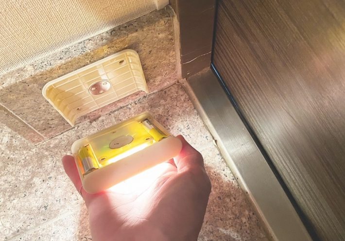 ダイソーとIKEAのセンサーライト比較