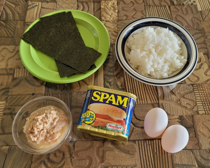 材料は意外とシンプル。野菜は使わない