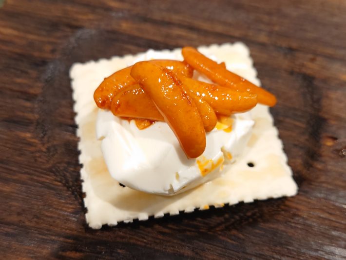 最強の組み合わせ 柿の種×クッラッカー×クリームチーズ